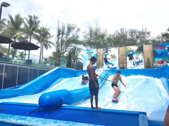 夏季水上乐园案例水上冲浪大型运动项目