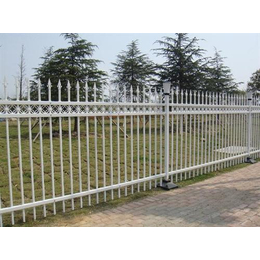 云南铖注建材(图)、锌钢护栏多少钱一米、曲靖锌钢护栏