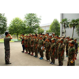 广东青少年军事夏令营活动 自强军事夏令营