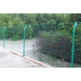 铁丝围栏网 养殖围栏网 道路围栏网 体育场围栏网 欢迎选购