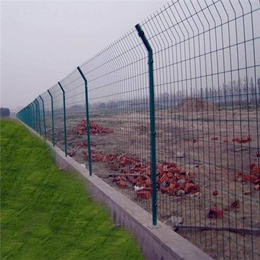 新正 厂房护栏网 园林护栏网 道路隔离网 锌钢围栏网 缩略图