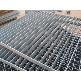 热镀锌钢格板使用寿命、梓宸丝网实力生产厂家、热镀锌钢格板