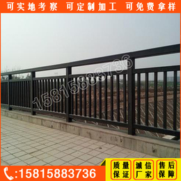 深圳大量市政防护栏现货 交通隔离栅款式 惠州马路*隔离栅