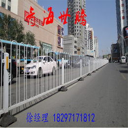 青海海西公路护栏 人行道分隔栏 锌钢广告牌护栏厂家现货