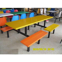 玻璃钢餐桌椅 广东鸿美佳厂家提供学校饭堂玻璃钢餐桌椅