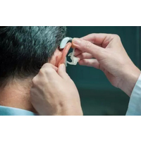 为什么助听器调试低频增益不可过大？