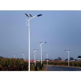 山东烟台新农村建设定制款5米6米7米灯杆一体化太阳能路灯价格
