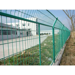 供应公路护栏网绿化带隔离网铁丝网围栏道路护栏网 佛山工厂缩略图