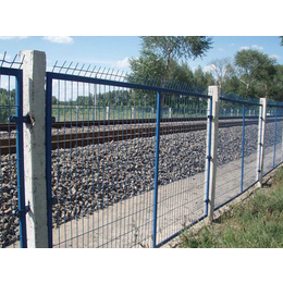 新疆围栏网 乌鲁木齐防护栏生产厂家 铁丝网围栏价格
