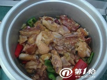 电饭煲其实很逆天，炒菜，烤肉，做饼干都可以有！你们感受一下