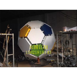 北京不锈钢雕塑公司订制不锈钢足球抽象雕塑校园广场景观摆件