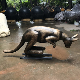 玻璃钢袋鼠动物雕塑+广州玻璃钢动物园林景观雕塑厂家
