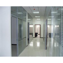 山西义翔装饰(图),办公室玻璃隔断样式,阳泉办公室玻璃隔断