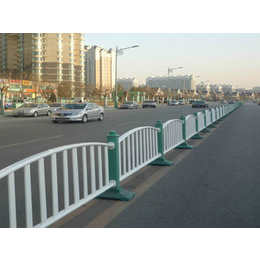 威友丝网(图)、道路交通护栏的用途、郑州道路交通护栏