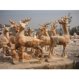 石雕动物雕塑映霞红材质的鹿雕塑