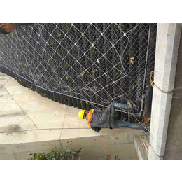 边坡挂网防护施工