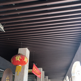 走廊吊顶铝格栅 木纹铝方通天花