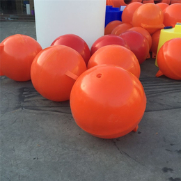 厂家供应2019新款滚塑新款海滨水上乐园彩色警示浮球