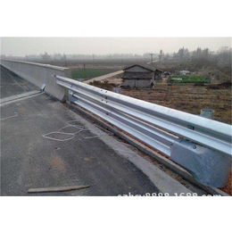 庆阳高速公路波形护栏板 庆阳防撞护栏板庆阳乡村道路护栏板