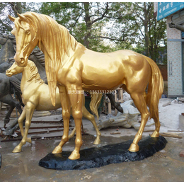 玻璃钢金色马雕塑玻璃钢金色马雕塑康大金色马雕塑雕塑