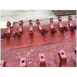郑州重型双螺栓管夹、优势、A6-1重型双螺栓管夹成品