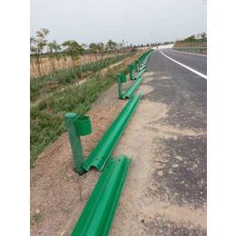 供应青海果洛波形梁护栏板 高速公路护栏板价格 送货*安装
