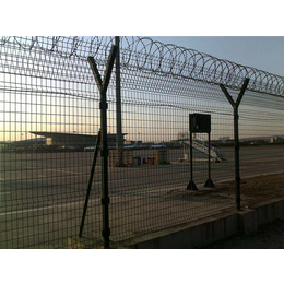 去哪批发机场防护网|甘肃机场防护网|河北宝潭护栏