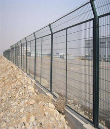 墨绿防护栅栏-澳达丝网(在线咨询)-墨绿防护栅栏生产厂家