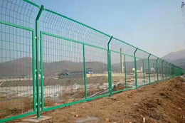 圈山绿色围栏网批发-圈山绿色围栏网厂家-圈山绿色围栏网