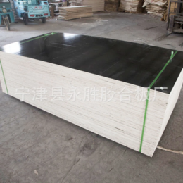 建筑模板胶合板亮面黑色建筑覆膜板可定制清水模板