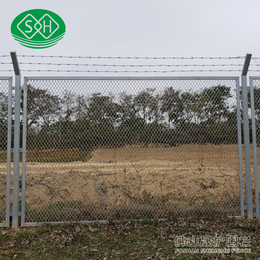 供应高要高速路防护隔离网护栏大量销售化州高铁热镀锌铁丝网围栏