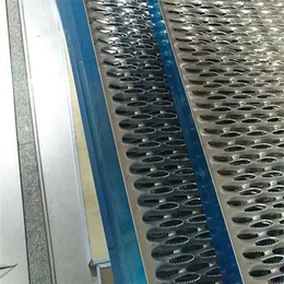 设备走廊防滑金属板_防滑踏步板价格_防滑金属板