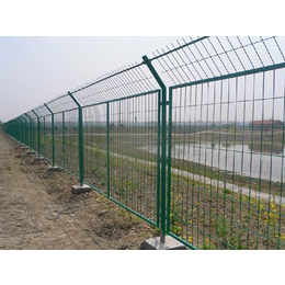 河北宝潭护栏、双边丝护栏网、圈地双边丝护栏网