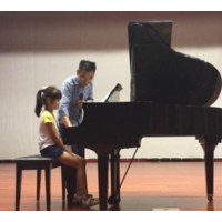 让孩子从小接触钢琴培训有什么好处？