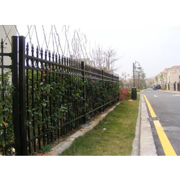 南昌草坪护栏|临朐远晟金属|塑钢草坪护栏