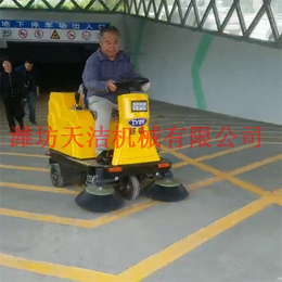 驾驶式电动扫地机厂家、潍坊天洁机械、扫地机