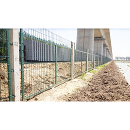 厂家常年销售 滁州市 地铁防护栅栏规格 地铁防护栅栏多钱一米 