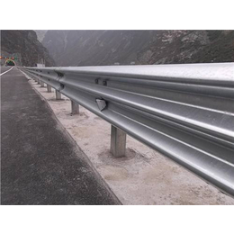 通程护栏板网(图)|高速公路护栏网多少钱|保山高速公路护栏