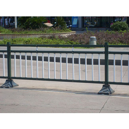鹤岗停车场隔离护栏-中泽丝网-停车场隔离护栏材质
