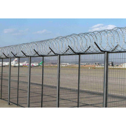 机场栅栏材质、丽江机场栅栏、兴顺发筛网(在线咨询)