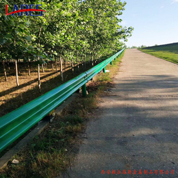 波形梁钢护栏板波纹式护栏 新疆乌鲁木齐高速波型防撞护栏生产商