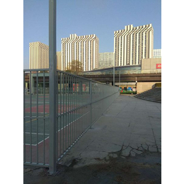 江宁体育场围墙护栏 锌钢管围栏网 南京镇江滁州场地围栏