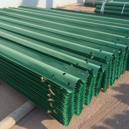 厂家供应波形护栏板 高速公路防撞护栏板 公路防护栏 送货*