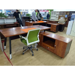 组合办公桌在哪买-办公桌-郑州威鸿办公家具厂家