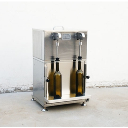 诸城酒庄酿酒设备(多图)、龙岩果酒灌装机哪里生产