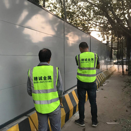 广州年发厂家加工定做新型装配式围挡市政工程围蔽工地镀锌板围挡