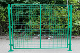 市政隔离栅 铁艺护栏网 高速公路护栏网 园林防护网隔断隔离网