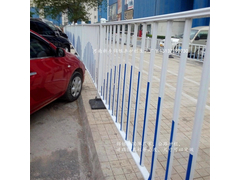 市政交通隔离栏，道路护栏，商场围栏隔离防护栏.webp.jpg