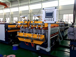 锡林郭勒盟中空板设备-同三塑料机械-生产中空板设备