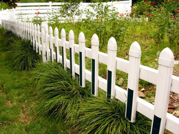 30公分高纯白色草坪护栏网湖北草坪护栏 PVC塑钢围栏